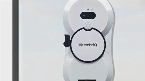 Робот мойщик окон techniQ в ультратонком корпусе с автоматическим распылением